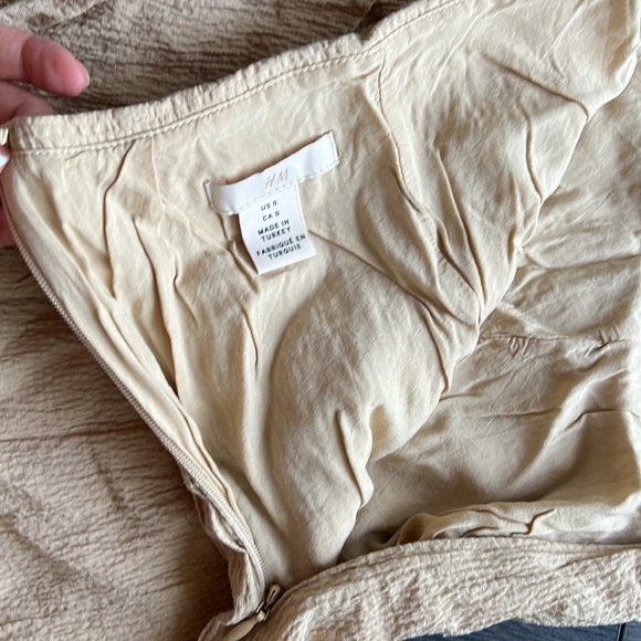 H&M Like New High Waisted Draped Skirt with Slit tan dark cream color size 0 - Picture 5 of 6